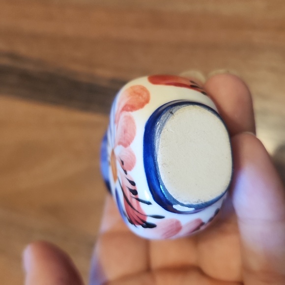 Arte Giancarlo Honduras Hand Painted Mini Flower Bud Vases, Set of Three - Picture 5 of 15